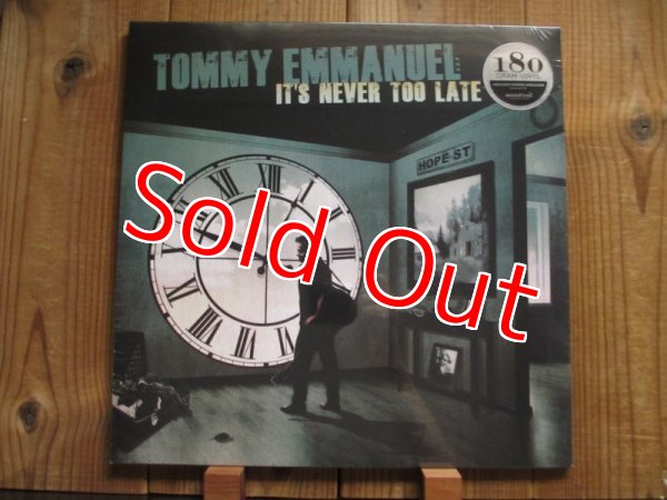 画像1: アコギの神ことトミーエマニュエルのアナログ盤！メロディアスな極上ソロギター！■Tommy Emmanuel / It's Never Too Late (1)