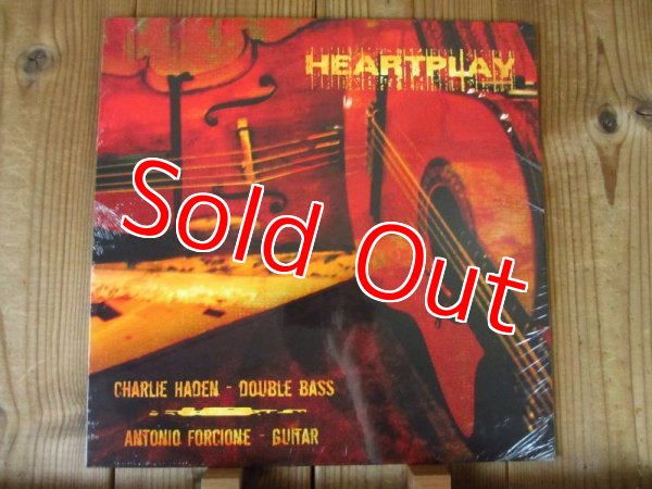画像1: 再入荷！残りわずかです！チャーリーヘイデンのギターデュオ名作！イギリスの高級オーディオメーカーの超高音質アナログ盤！■Charlie Haden & Antonio Forcione / Heartplay (1)