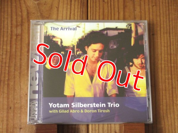 画像1: 今ジャズギターシーンで注目度No1のギタリスト記念すべきデビュー作！■Yotam Silberstein Trio / The Arrival (1)