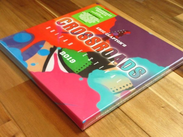 画像2: 音質抜群のアナログ盤！当店大推薦！エリッククラプトン主催のクロスロードギターフェスティヴァル2019年5回目の開催となるライブ盤が6枚組LPボックスで入荷！■Eric Clapton / Crossroads Guitar Festival 2019 (2)
