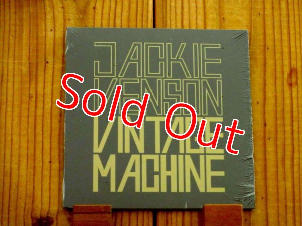 画像1: 再入荷！スティーヴィーレイヴォーンばりの濃厚ブルースギターと、'80sライクな?ポップでキュートなソングライティングを併せ持つ、新世代ギタリスト兼SSWジャッキーベンソンの2020年作がCDで入荷！■Jackie Venson / Vintage Machine (1)