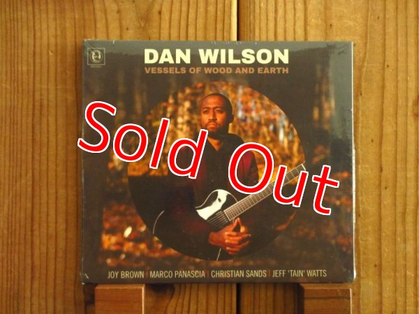 画像1: バックは凄腕メンバー！今要注目の新世代黒人ギタリスト、ダンウィルソン2021年作が入荷！■Dan Wilson / Vessels Of Wood And Earth (1)