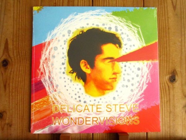 画像1: 新世代（裏?）ギターヒーロー、デリケートスティーヴの記念すべきデビュー作がアナログ盤で入荷！■Delicate Steve / Wondervisions (1)