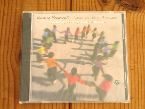 画像1: 最も洗練されたギタリスト、生きる伝説ことケニーバルの1997年作品が入荷！■Kenny Burrell Featuring The Boys Choir Of Harlem / Love Is The Answer  (1)