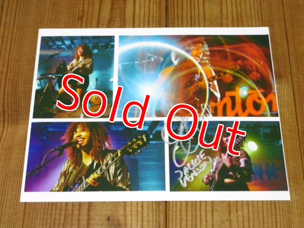 画像3: サイン入りPHOTO付き！新世代ギタリスト兼SSWジャッキーベンソンの2021年作がアナログ盤で入荷！■Jackie Venson / Love Transcends (3)
