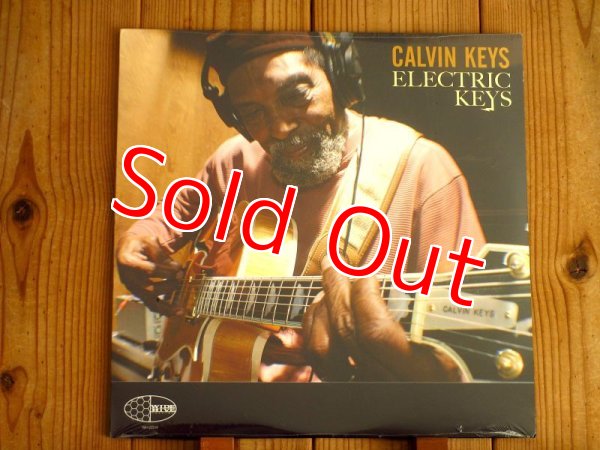 画像1: スピリチュアル・ジャズ人気レーベルBlackJazzの看板ギタリスト、カルビンキーズ2013年作品がアナログ盤で入荷！■ Calvin Keys / Electric Keys (1)