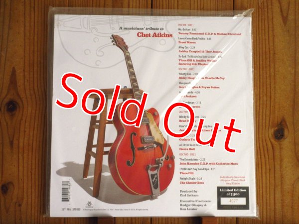 画像3: 2LP+DVD付！トミーエマニュエル、エリッククラプトン、ジェイムステイラー、ジェリーダグラス、ブレントメイスン等など...豪華メンバーによるチェットアトキンスのトリビュート・アルバム！■V.A. / We Still Can't Say Goodbye: A Musicians' Tribute To Chet Atkins (3)