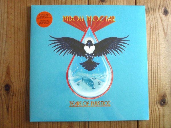 画像1: 限定スカイブルー・ヴァイナル！砂漠のジミヘン?!アフロ化したヴァンヘイレン?!今最も世界で注目を集める新世代ギターヒーロー、エムドゥモクターの2025年作が入荷！ ■Mdou Moctar / Tears Of Injustice (1)