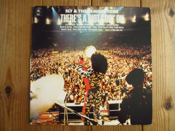 画像1: Sly & The Family Stone / There's A Riot Goin' On (1)