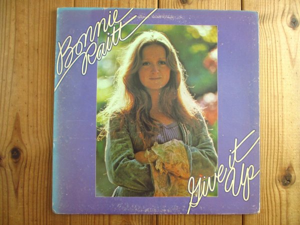 画像1: Bonnie Raitt / Give It Up  (1)