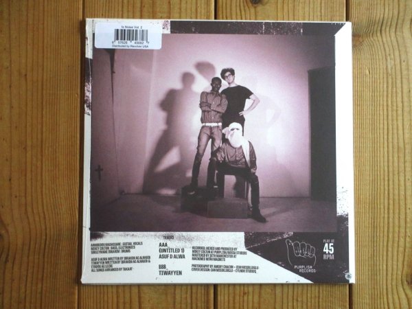 画像2: DC発トゥアレグ音楽最新系トリオの2025年作がアナログ盤で入荷！■TAKAAT / Is Noise Vol. 1 (2)