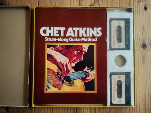 画像2: Chet Atkins / Chet Atkins Strum-along Guitar Method (2)