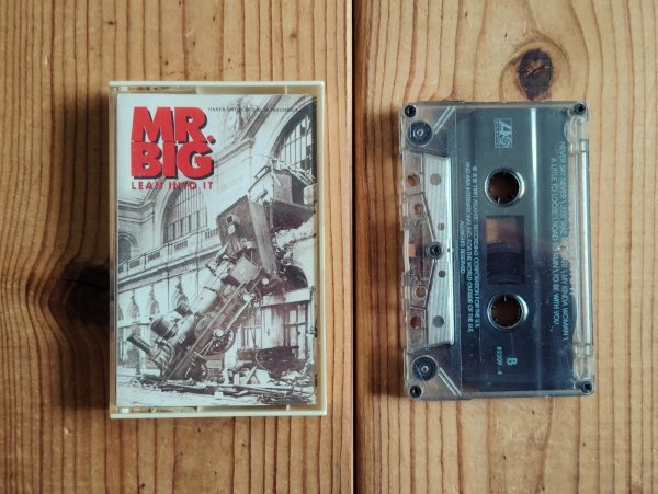 画像1: Mr. Big / Lean Into It (1)