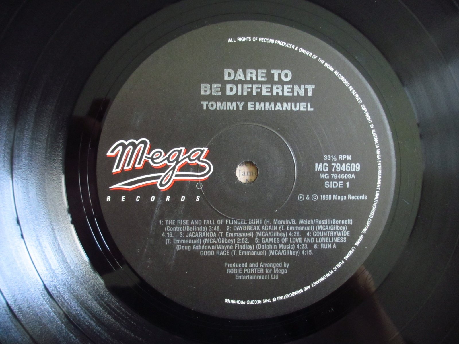 Tommy Emmanuel / Dare To Be Different - Guitar Records